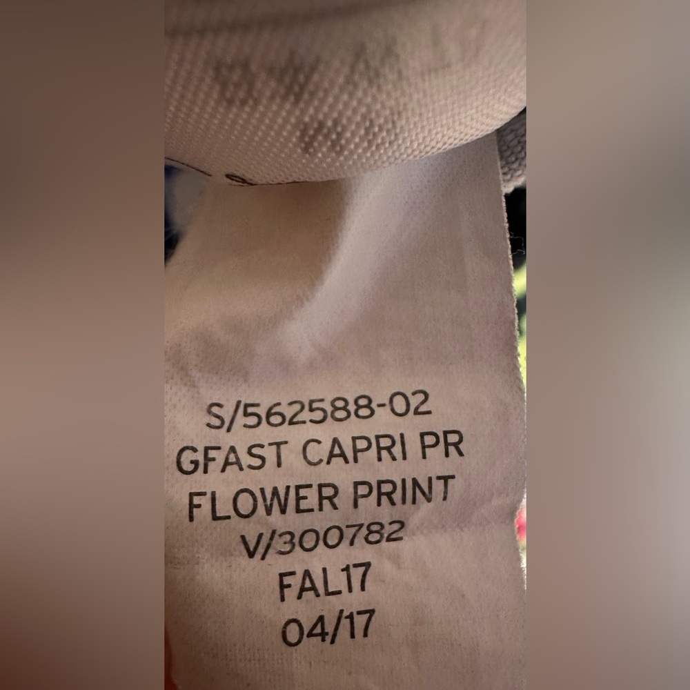 GAP Floral GapFit gFast legging capris - Picture 9 of 13